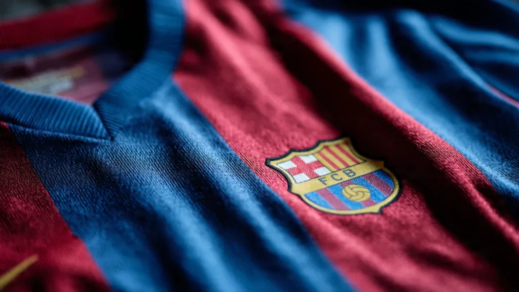 Por qué el Barcelona juega de azul y rojo: el origen de sus colores históricos